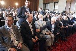 Syria opposition groups back Free Syrian army 