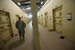 US hands over Bagram jail to Afghanistan 