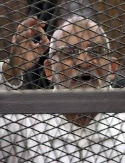 Judges resign in Egypt Brotherhood trial 