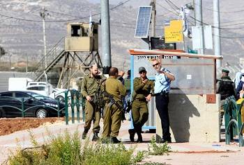 Palestinian killed after 3 Israeli police officers hurt