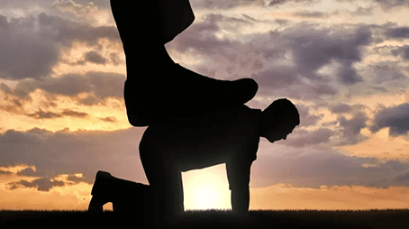 تأملات في الذل والعز!!